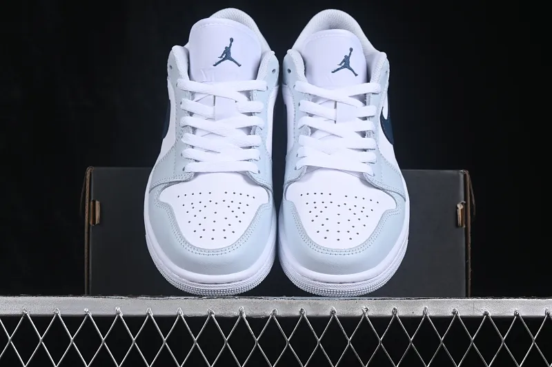 All categories Air Jordan Jordan series basketball shoes Air Jordan 1 Low G version pure original Air Jordan 1 Low AJ1 Joe 1 white gray blue hook low-top retro culture basketball shoes 553558-400